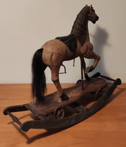 Schaukelpferd