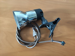 Spotlampe mit Zangenhalterung